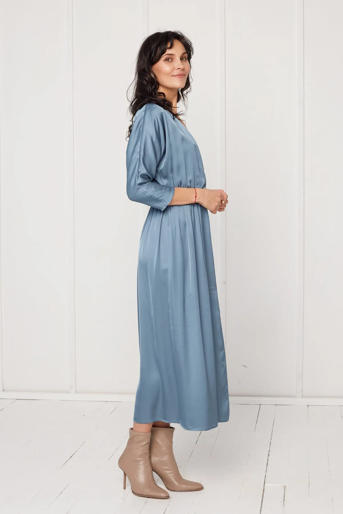 CIARA oversized kimono sleeve midi dress in stone blue