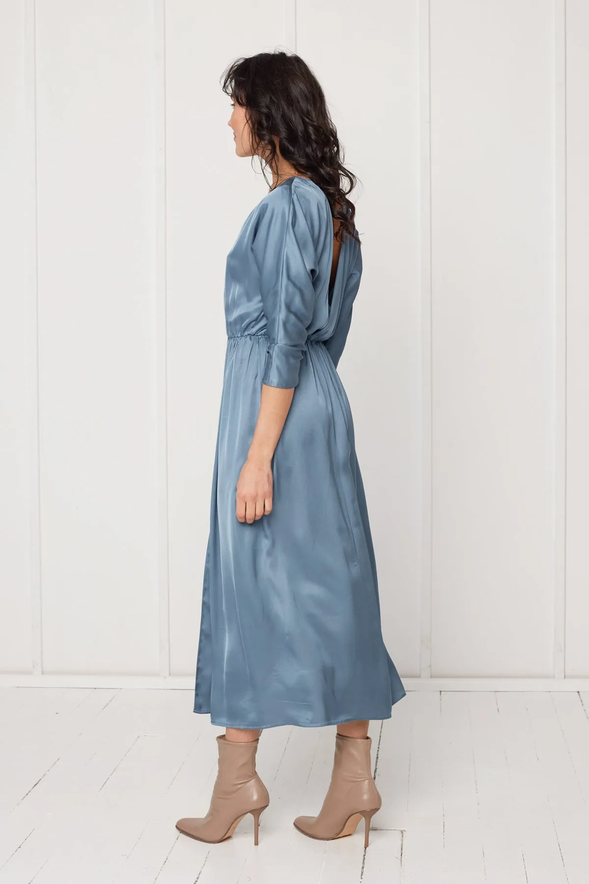CIARA oversized kimono sleeve midi dress in stone blue