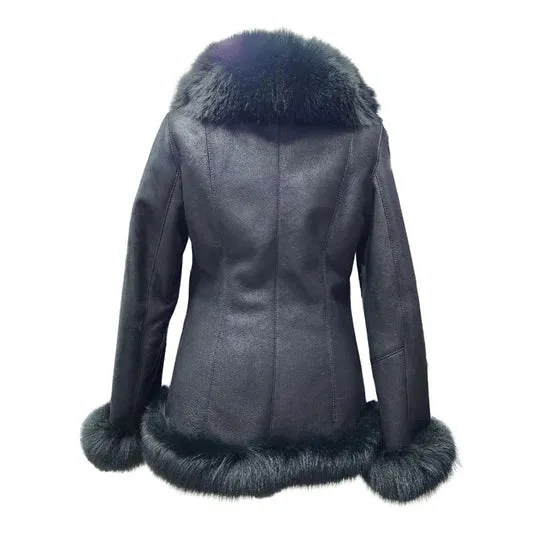 Elegant Black Coat with Plush Fur Trim
