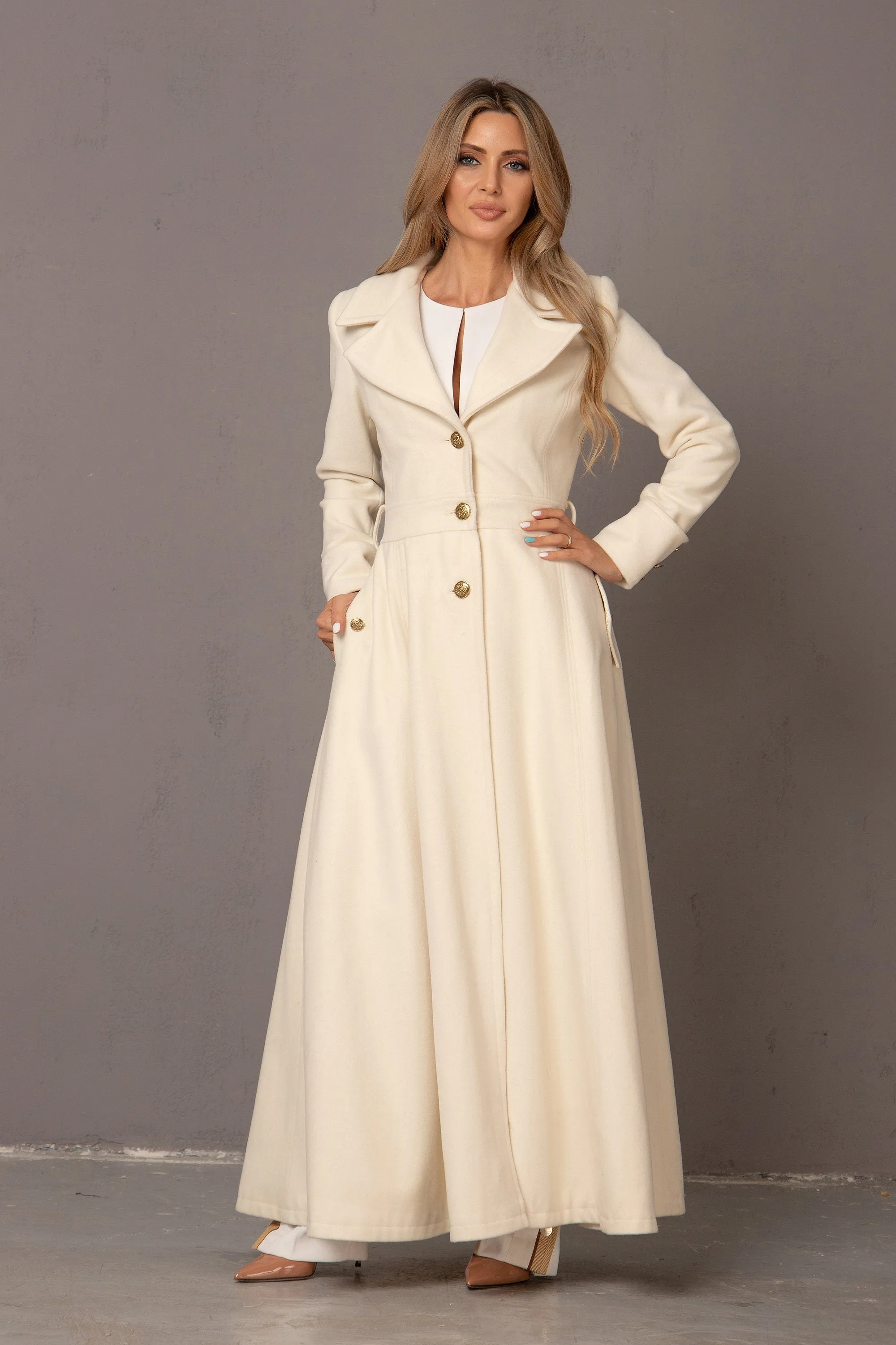 FULL LENGTH CUFFED COAT