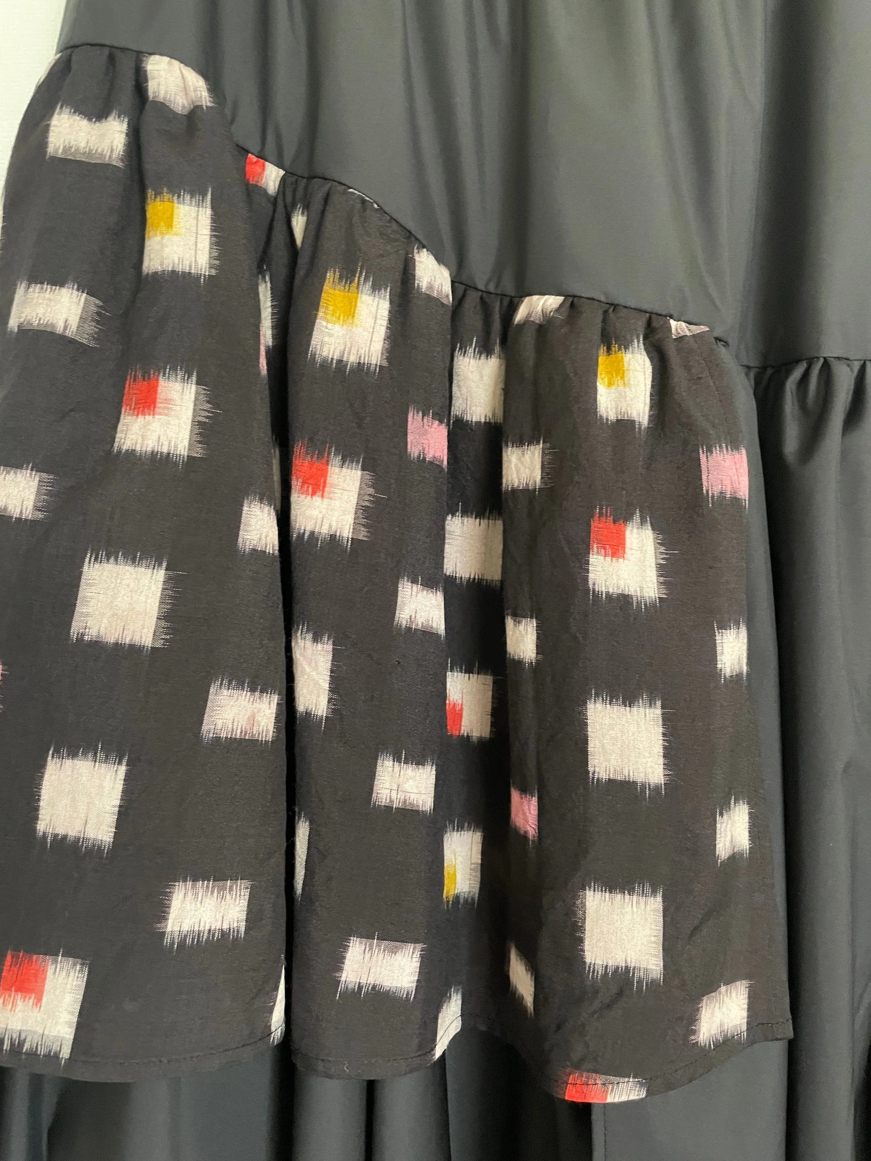 Meisen Layered Skirt Dice