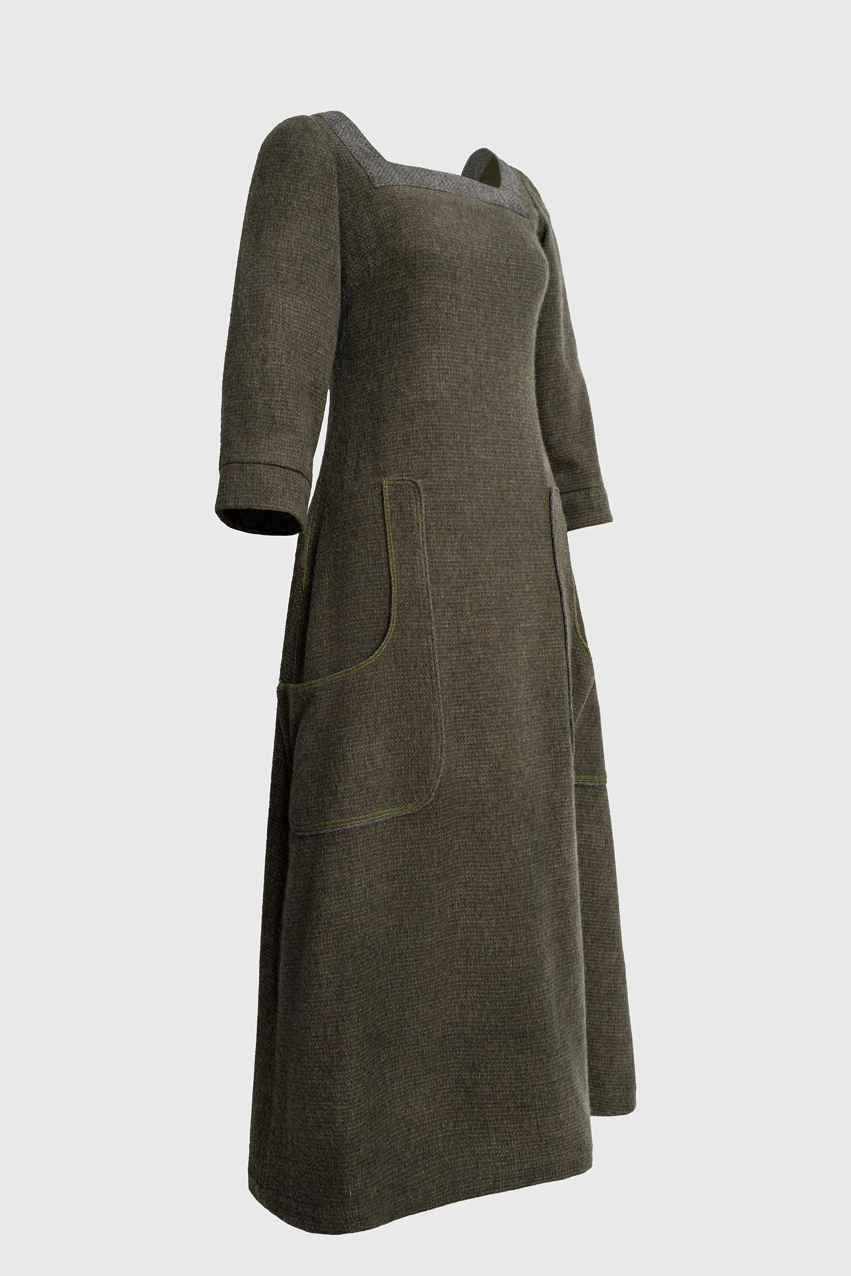 Mid-Length Sleeved Dress