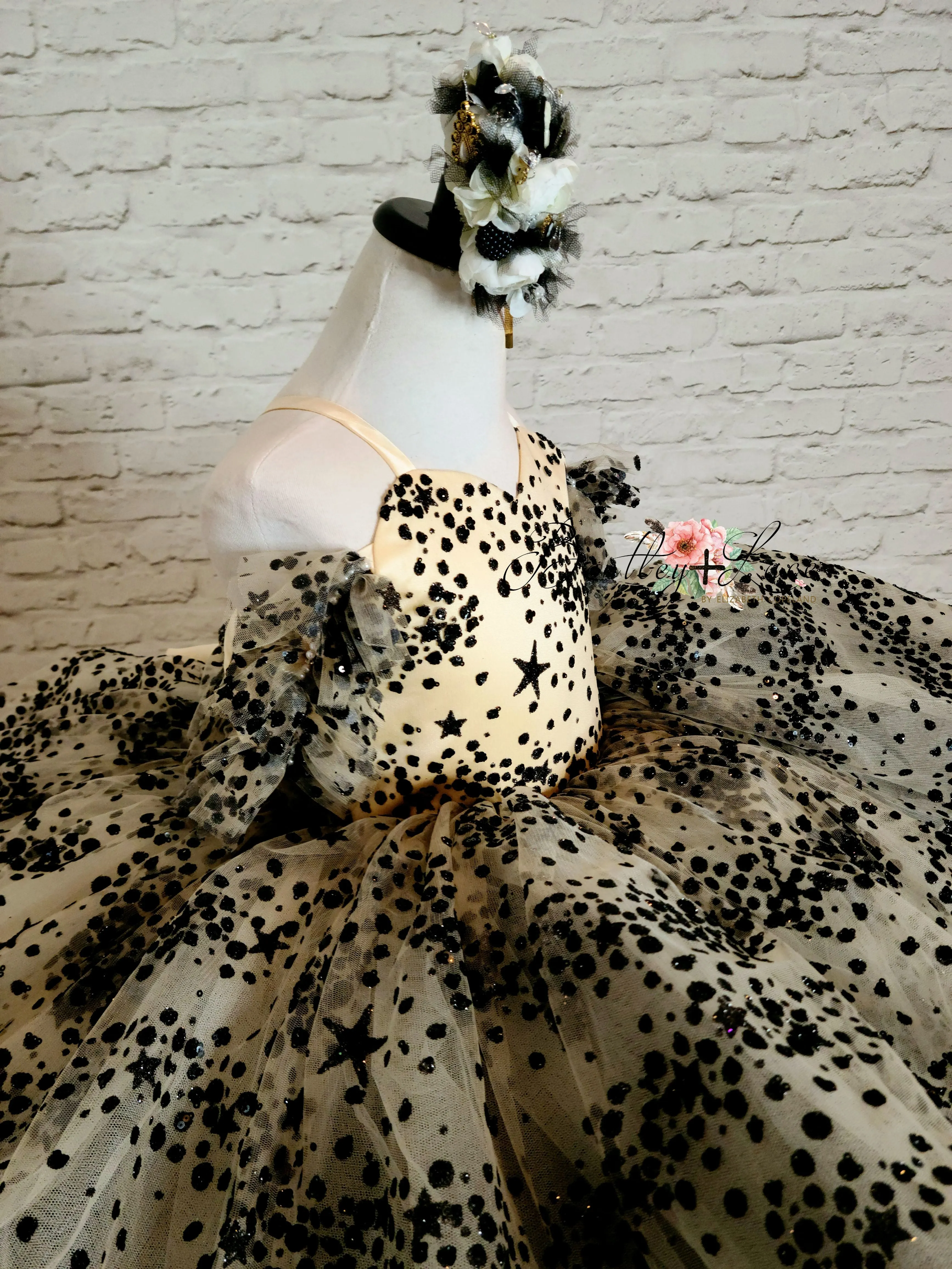 "Starry Eyes" Petal Length Dress black (5 Year - Petite 7 Year)