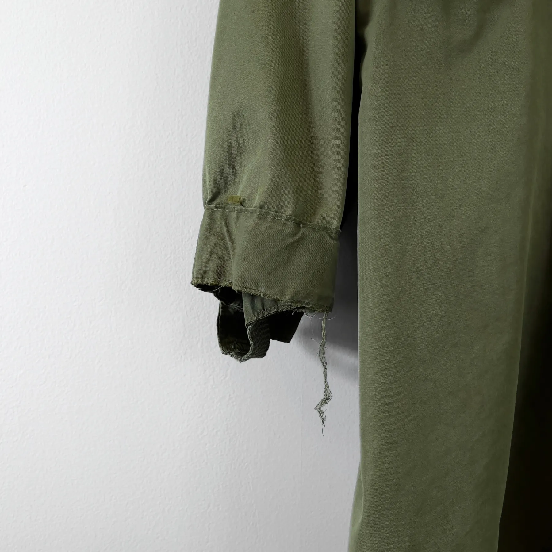 Vintage 1950s U.S. Army M-1951 Hooded Fishtail Parka Shell Jacket