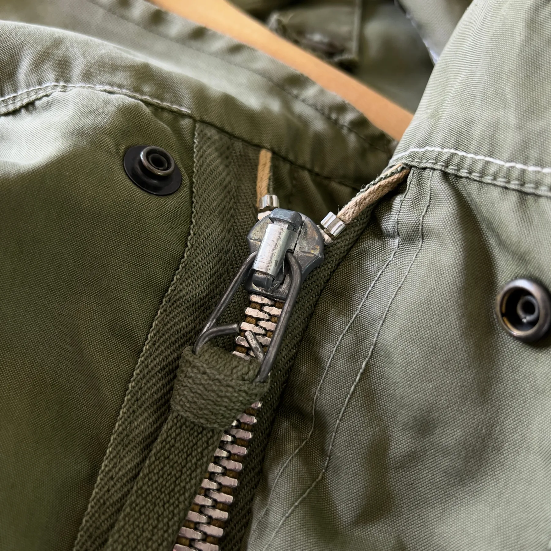 Vintage 1950s U.S. Army M-1951 Hooded Fishtail Parka Shell Jacket