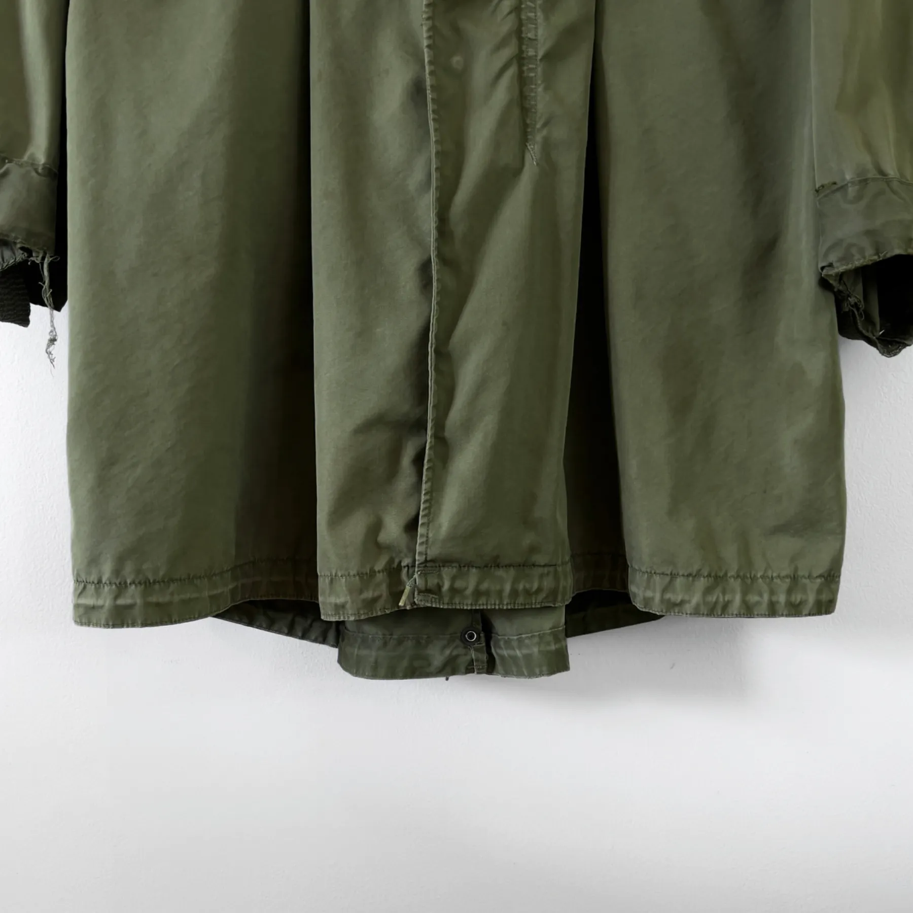 Vintage 1950s U.S. Army M-1951 Hooded Fishtail Parka Shell Jacket
