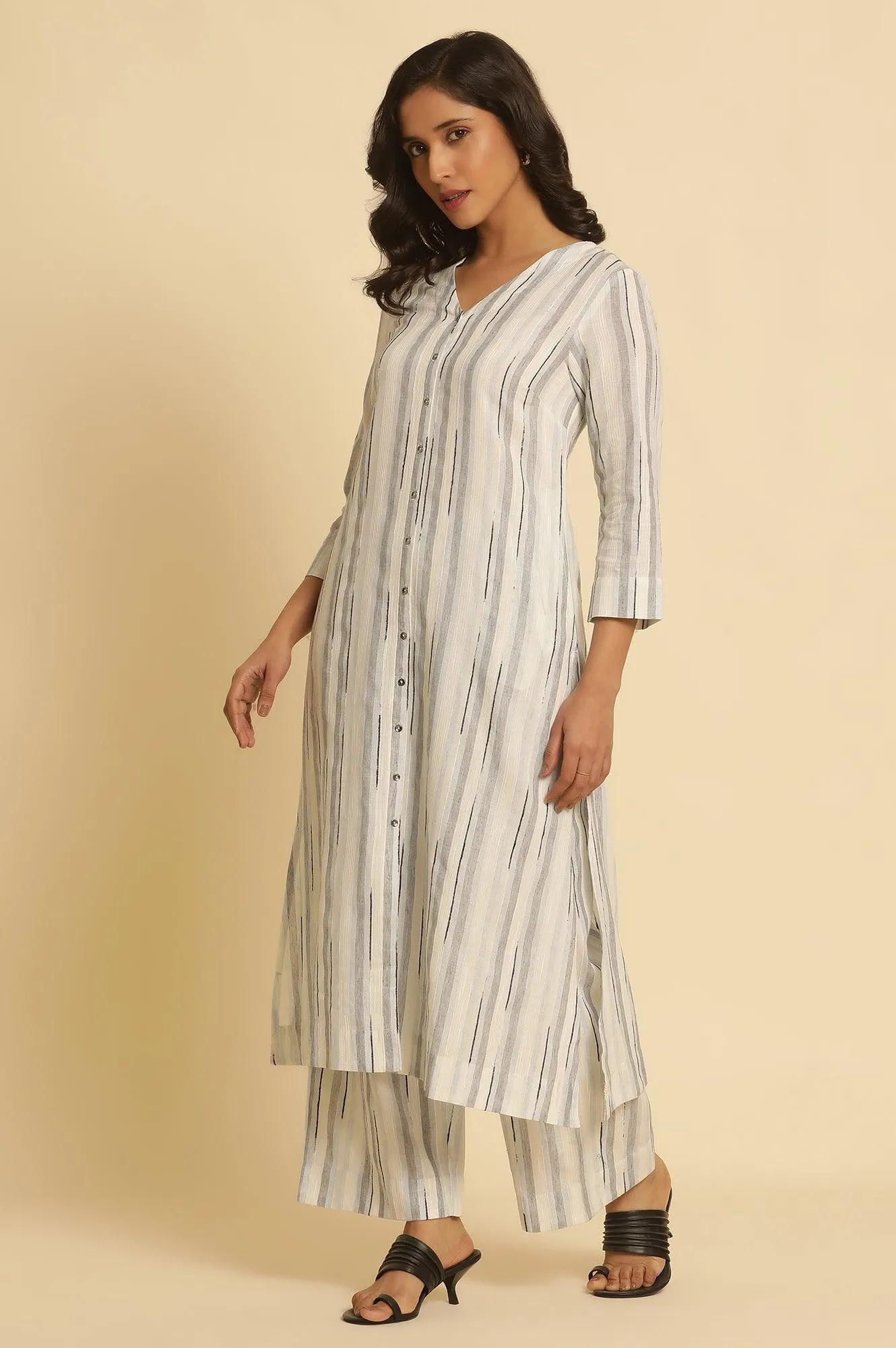 White Cotton Printed Kurta And Pants Set