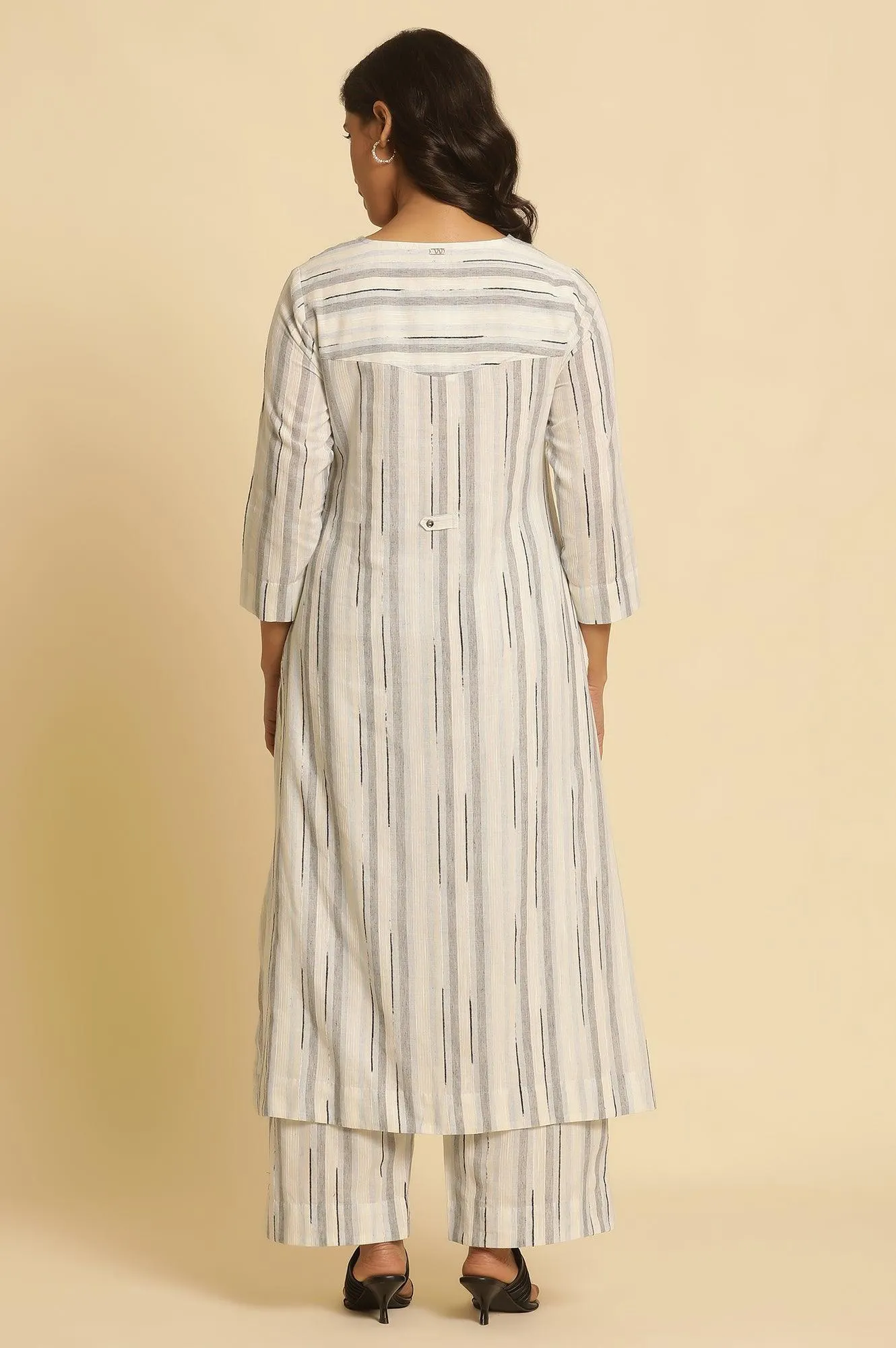 White Cotton Printed Kurta And Pants Set