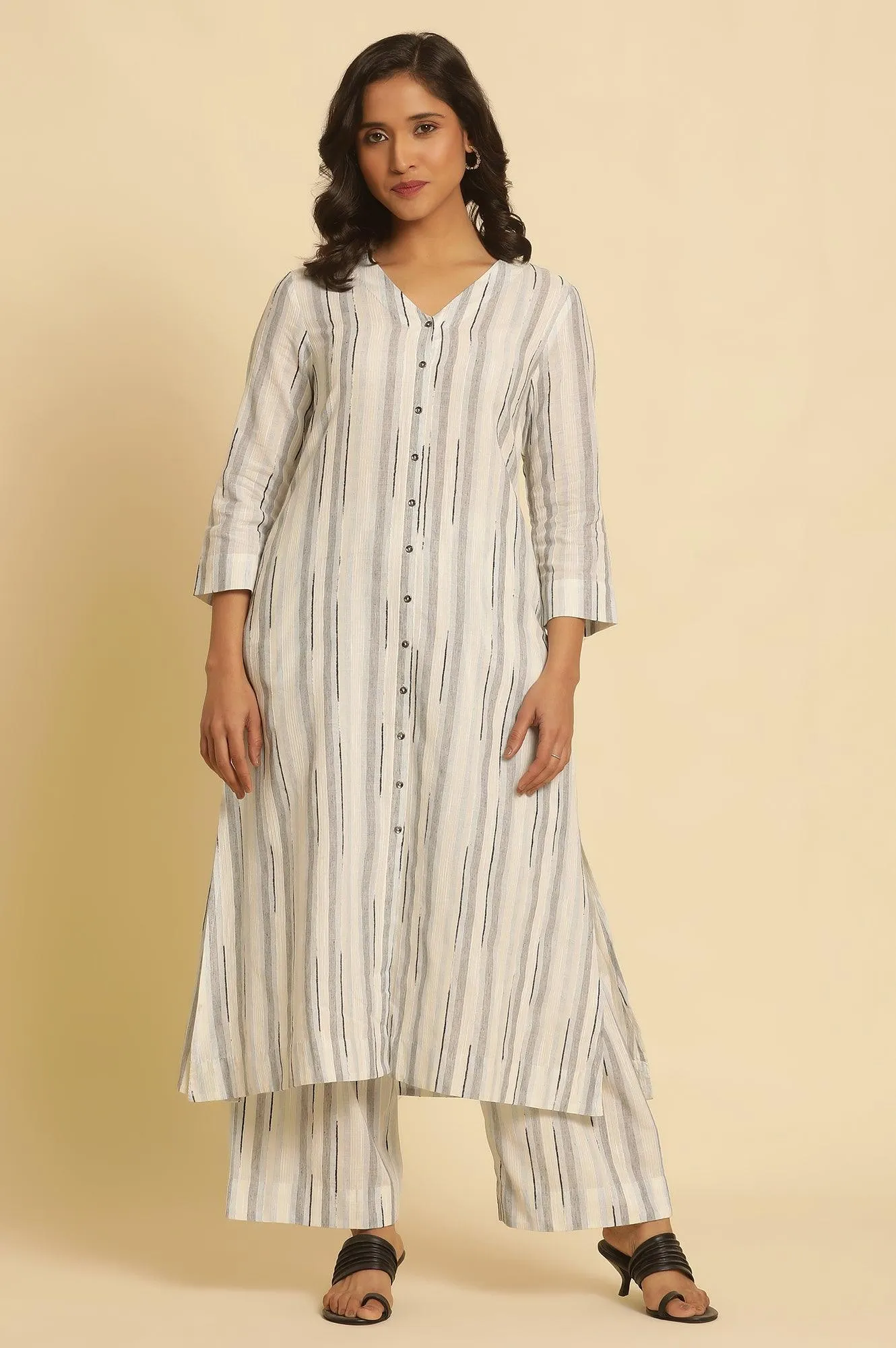 White Cotton Printed Kurta And Pants Set